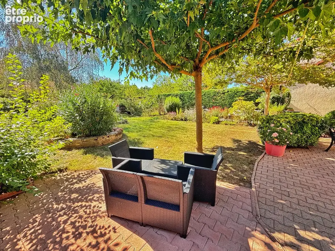 Maison familiale avec jardin paysager - photo 4