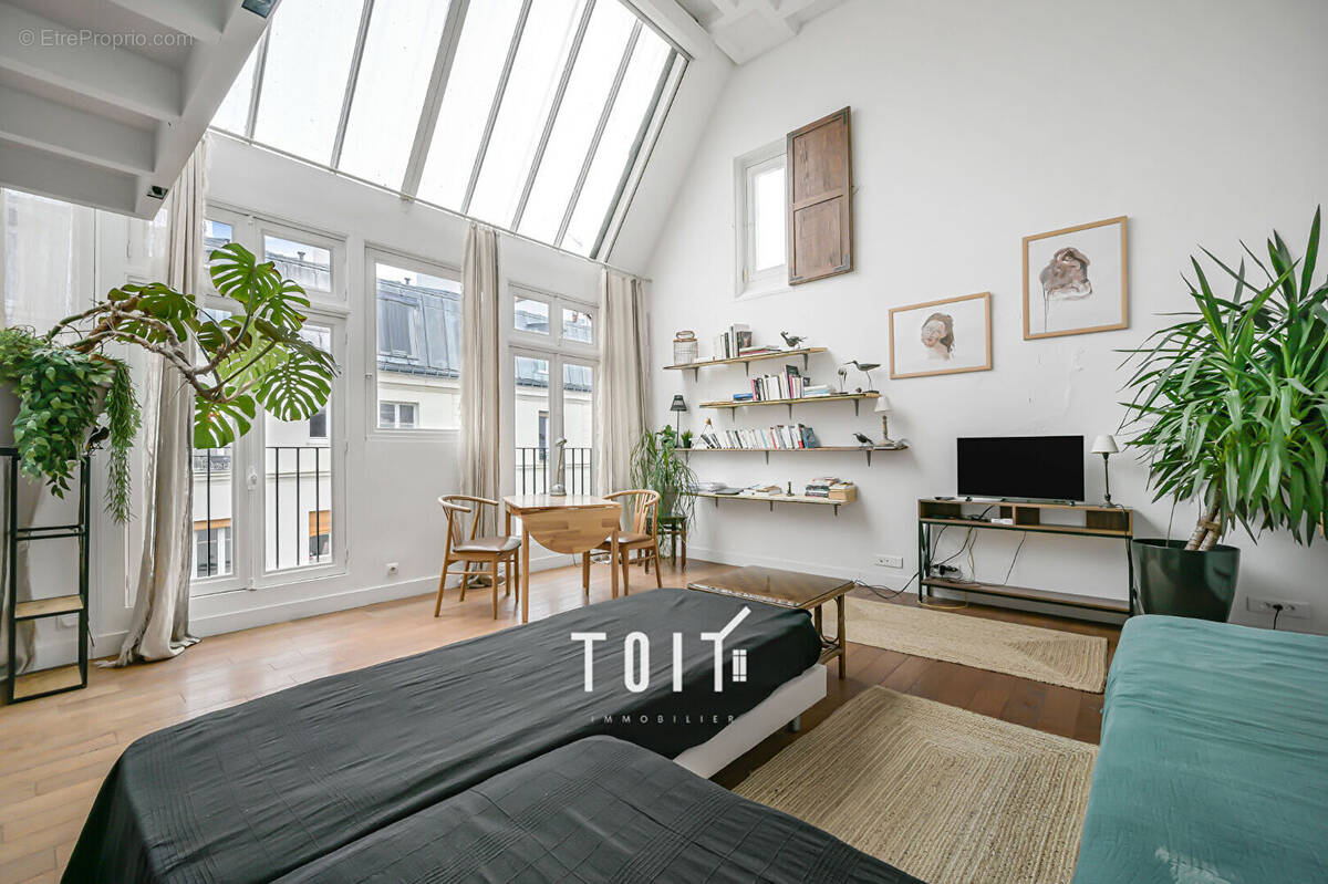 Appartement à PARIS-14E