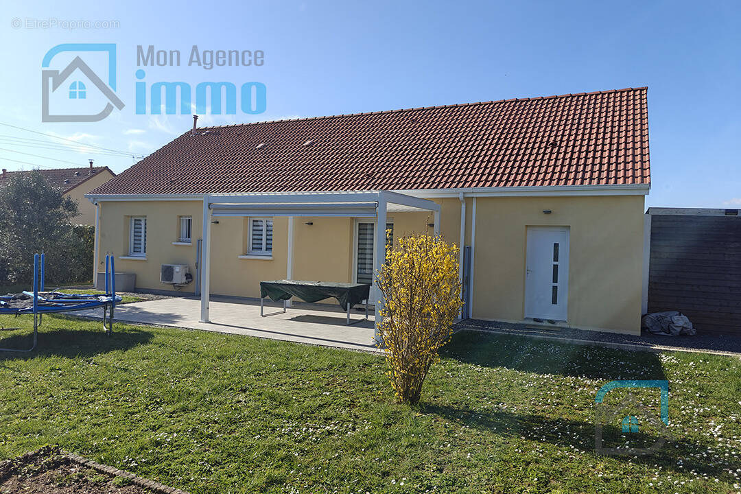 Maison à MEHUN-SUR-YEVRE