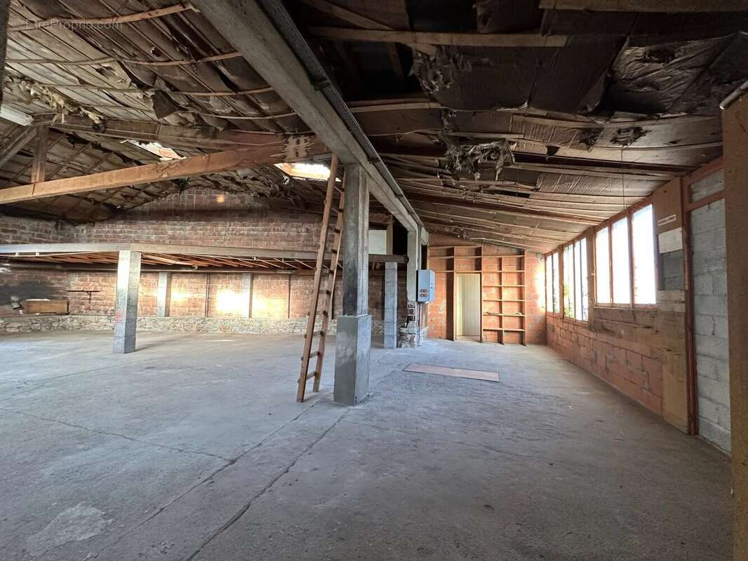 Commerce à LAGARRIGUE