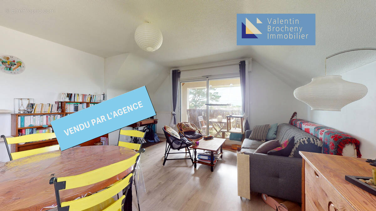 VENDU - Appartement 2 pièces 49 m2 avec terrasse et parking - photo 2