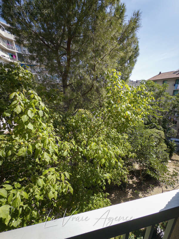 Appartement à MARSEILLE-4E