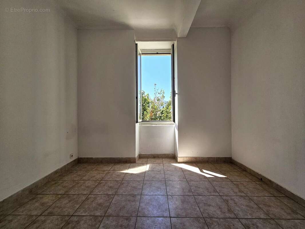 4 pièces 78,05 m² à rénover / Levens - possibilité studio indépendant - photo 8
