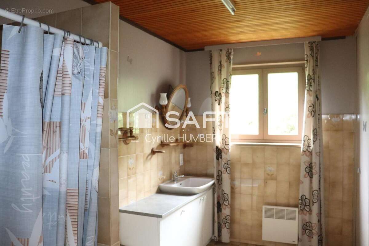 Maison 158 m² à Les Combes  - photo 7