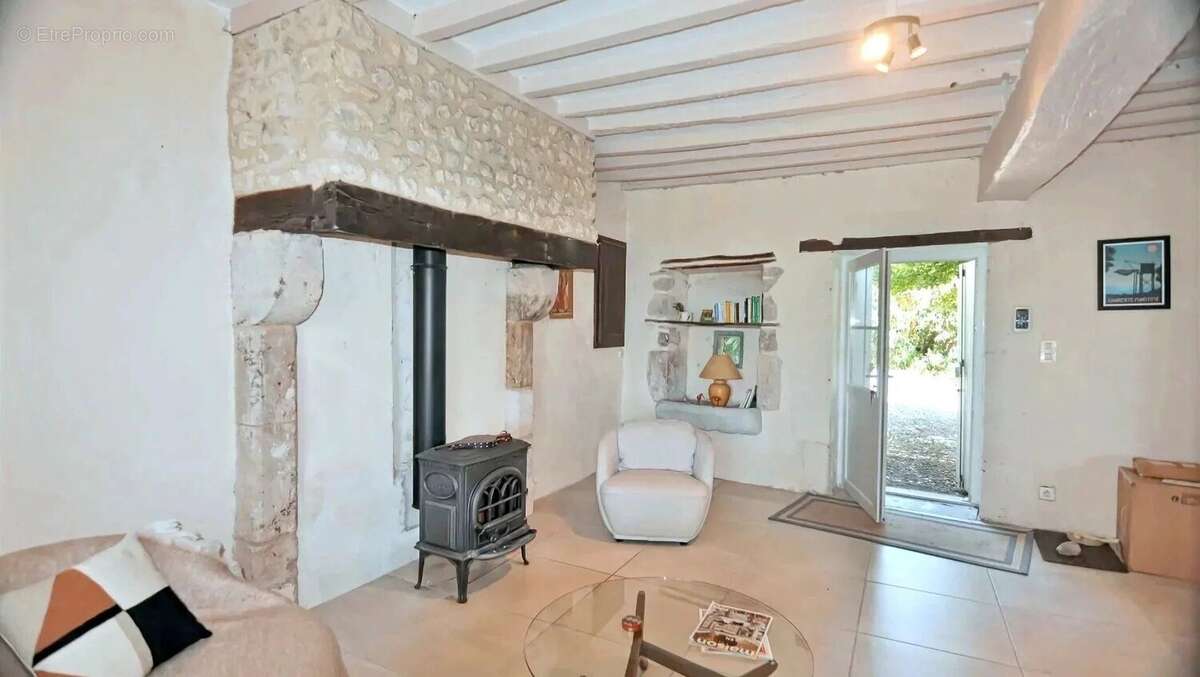 Maison à COURGEAC