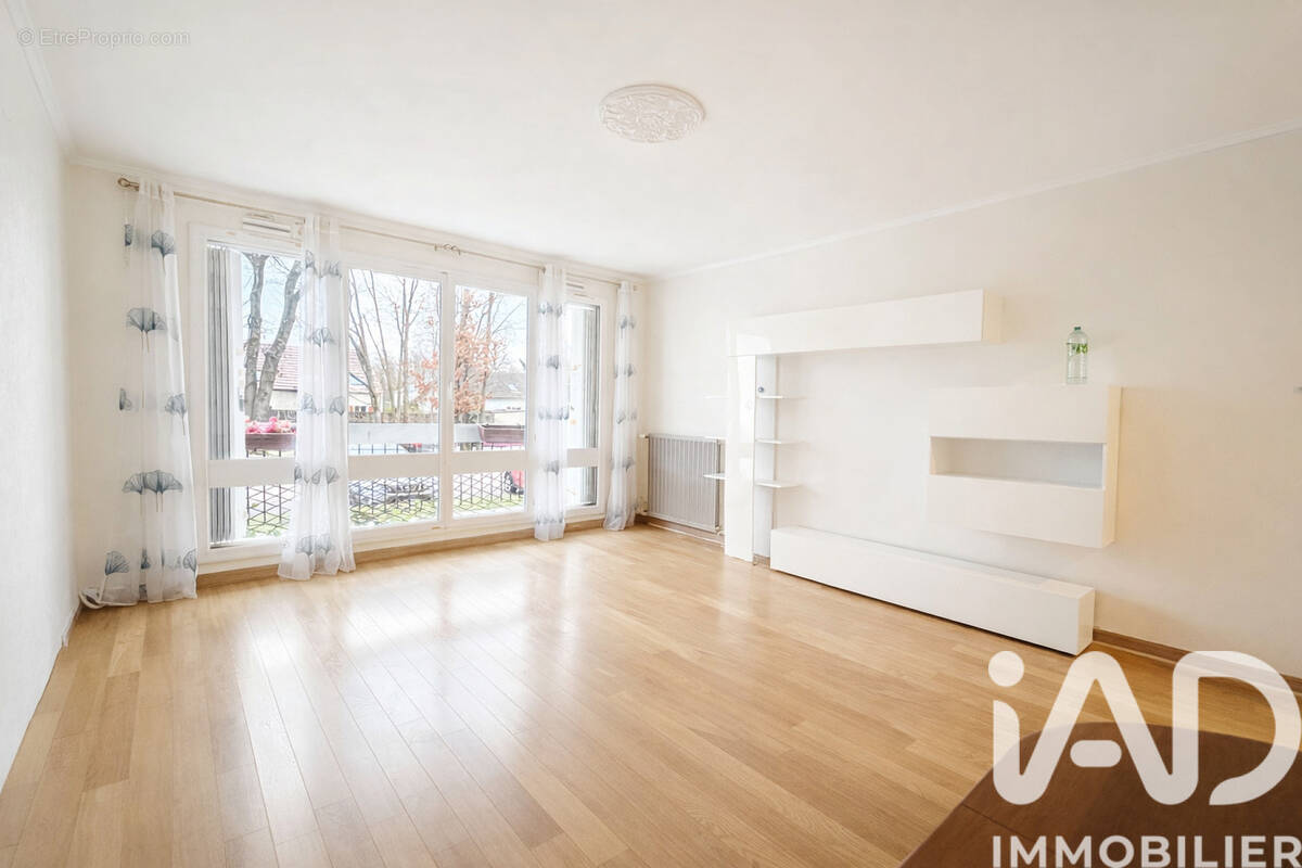 Photo 1 - Appartement à TAVERNY