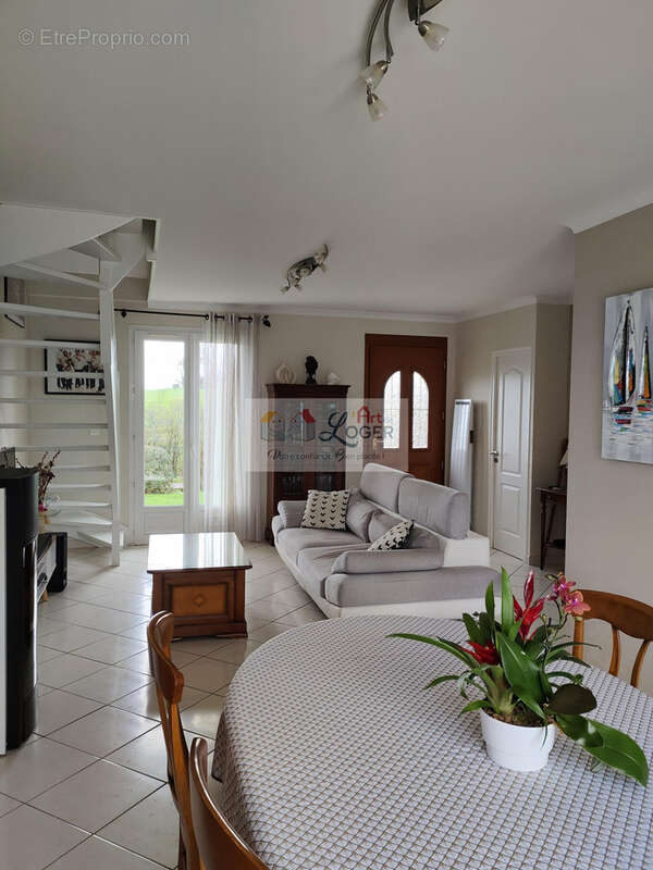 Maison à LIGNE