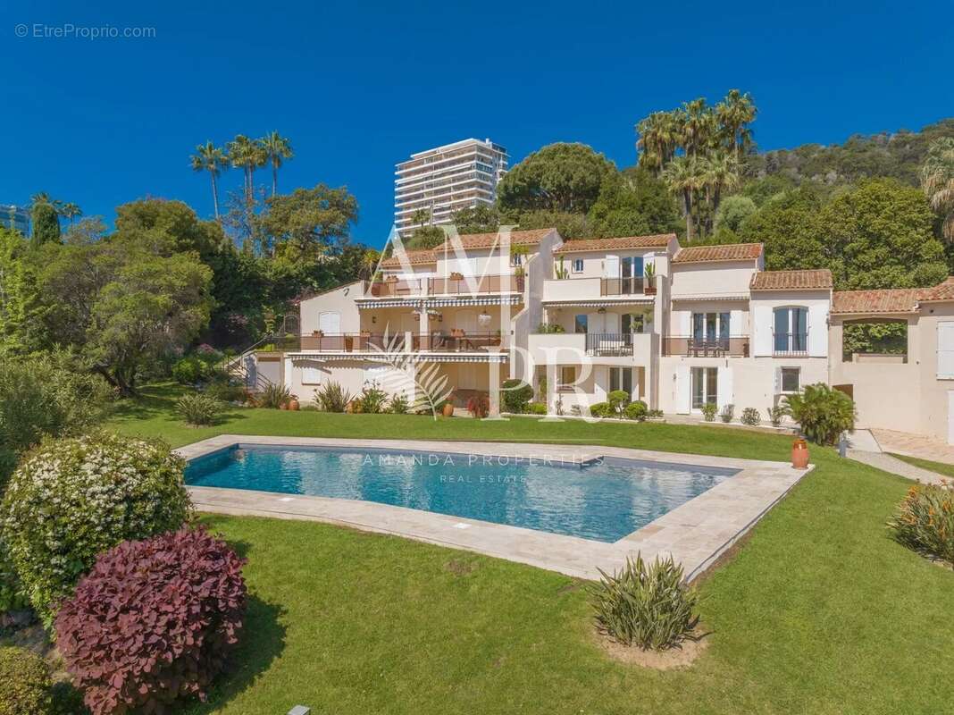 Cannes Californie – Élégance Contemporaine et Vue Mer d’Exception dans un Domaine Privé - photo 40