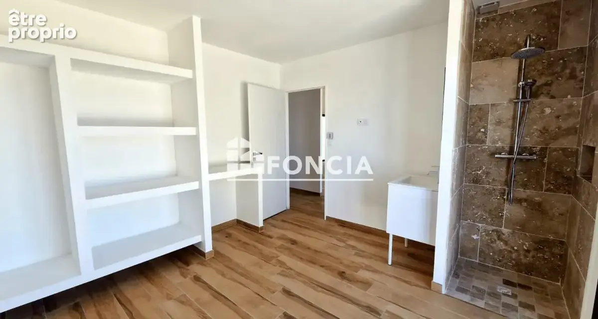 Maison neuve de 131 m² avec piscine, 4 chambres et une dépendance - photo 9
