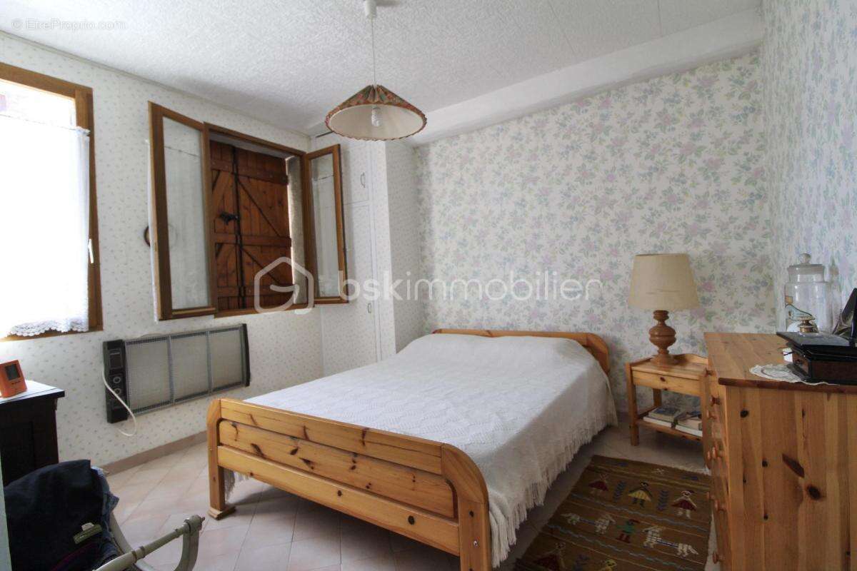 Maison à VILLENEUVE-SUR-YONNE