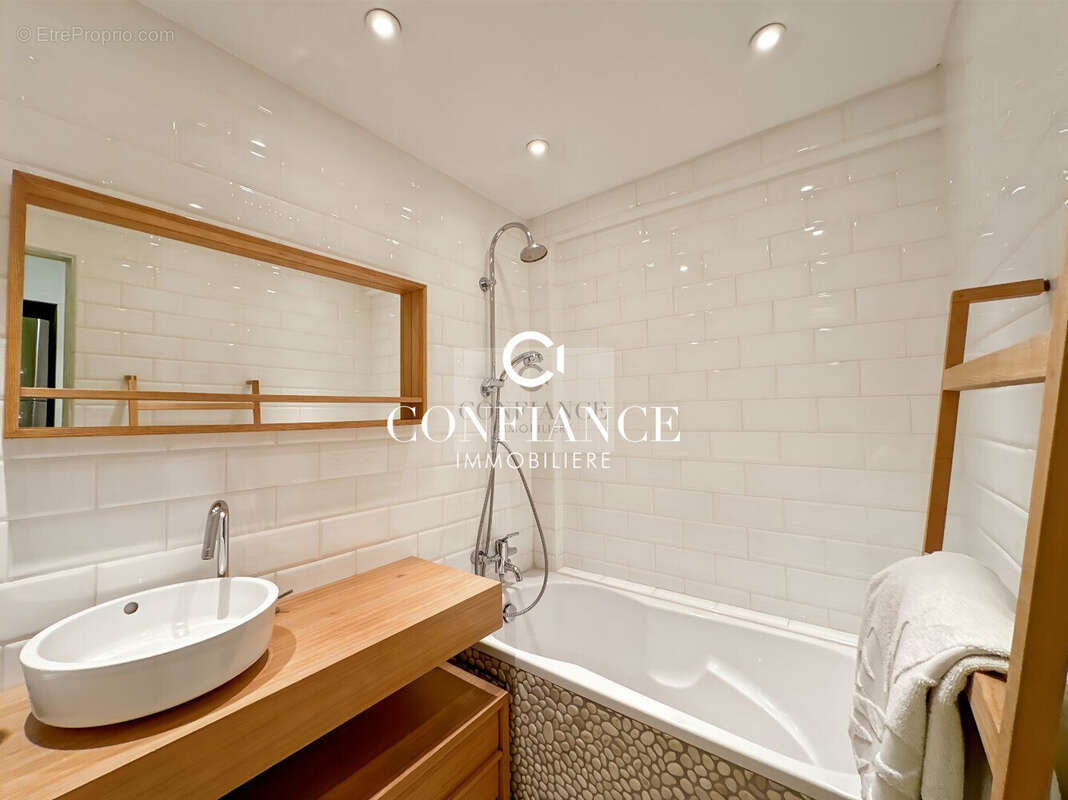Appartement à SAINT-ETIENNE-DE-TINEE