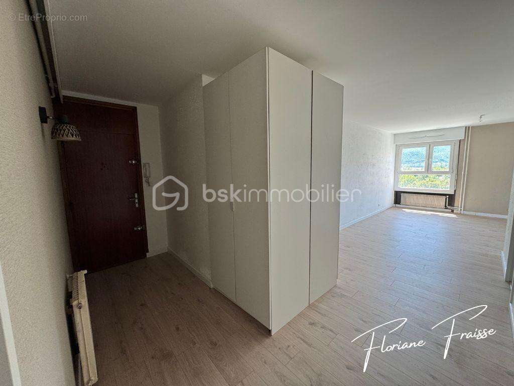 Appartement à MEYLAN