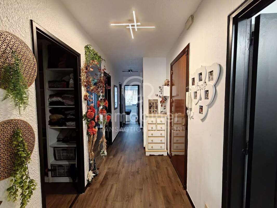 3 pièces en Rez-de-Chaussée- Centre-Ville - photo 5