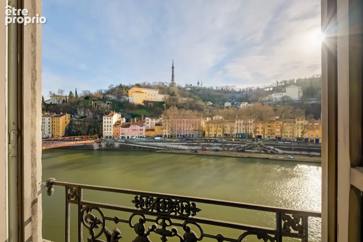 Quai Saint-Vincent, T6 de 180 m2, cachet et vue Saône - photo 16