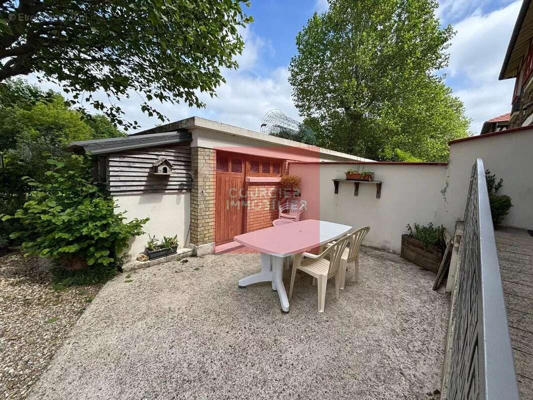Appartement à SAINT-REMY-L'HONORE