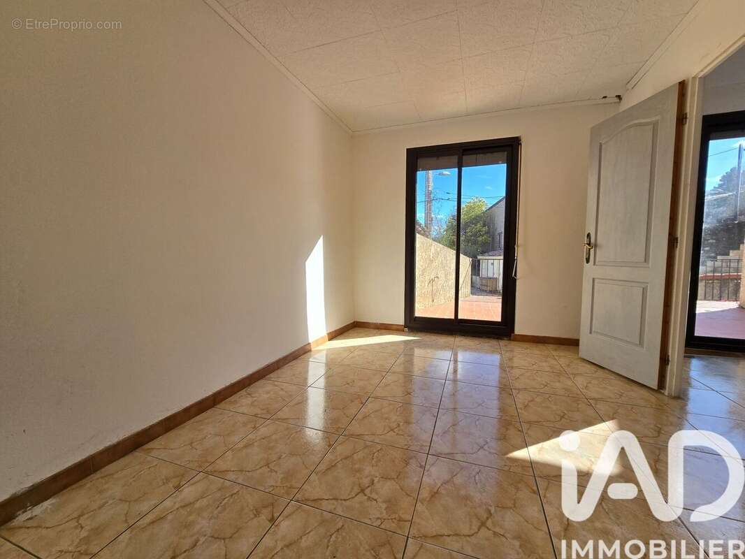Maison 84 m² à Cascastel-Des-Corbieres  - photo 7