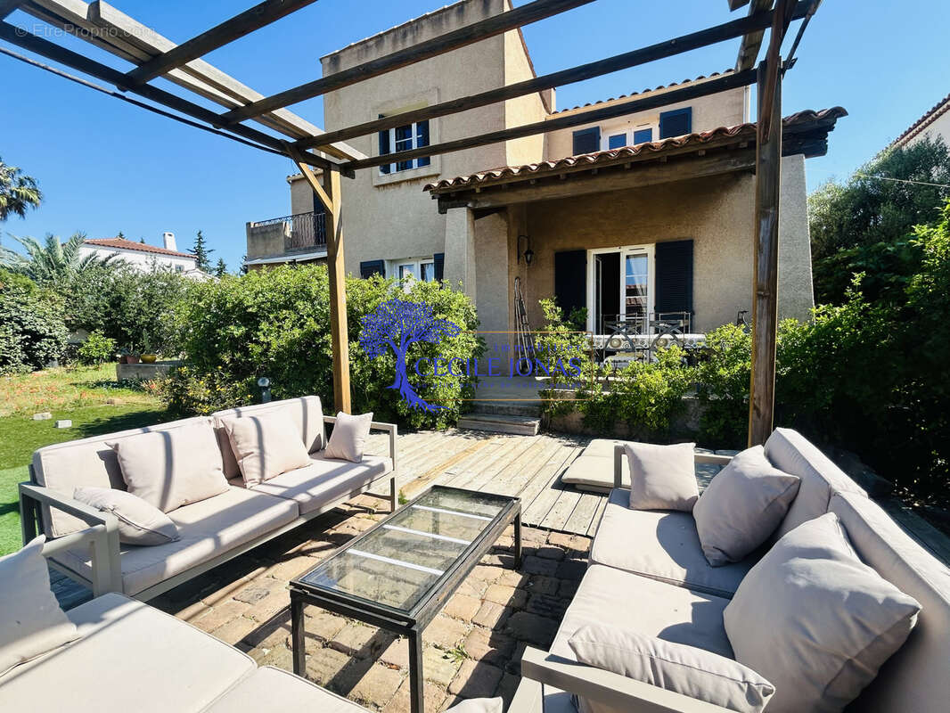 Maison à HYERES