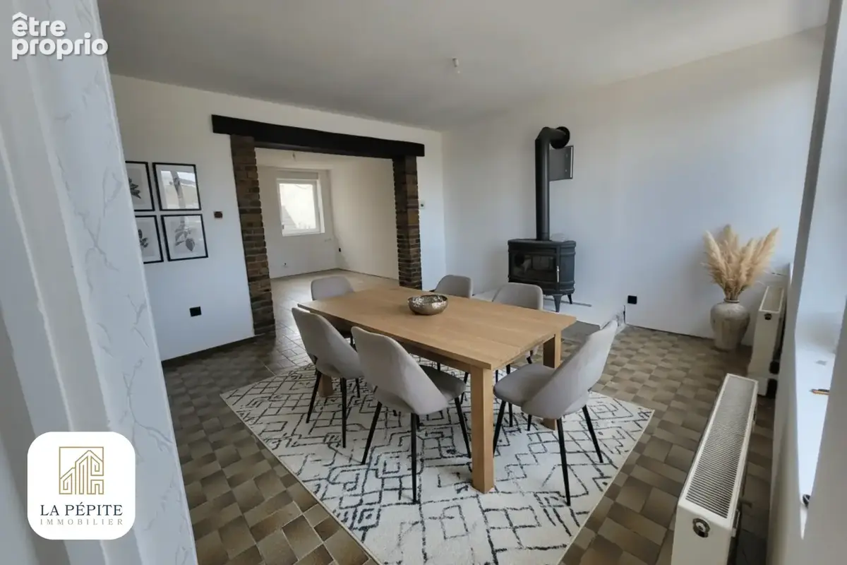 Maison semi-individuelle rénovée - 108,8 m2 - 3 chambres - Terrain, garages et dépendances - photo 2