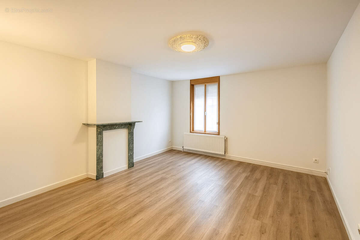 Maison à QUAROUBLE