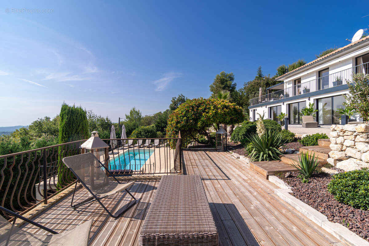 Maison à TOURRETTES-SUR-LOUP