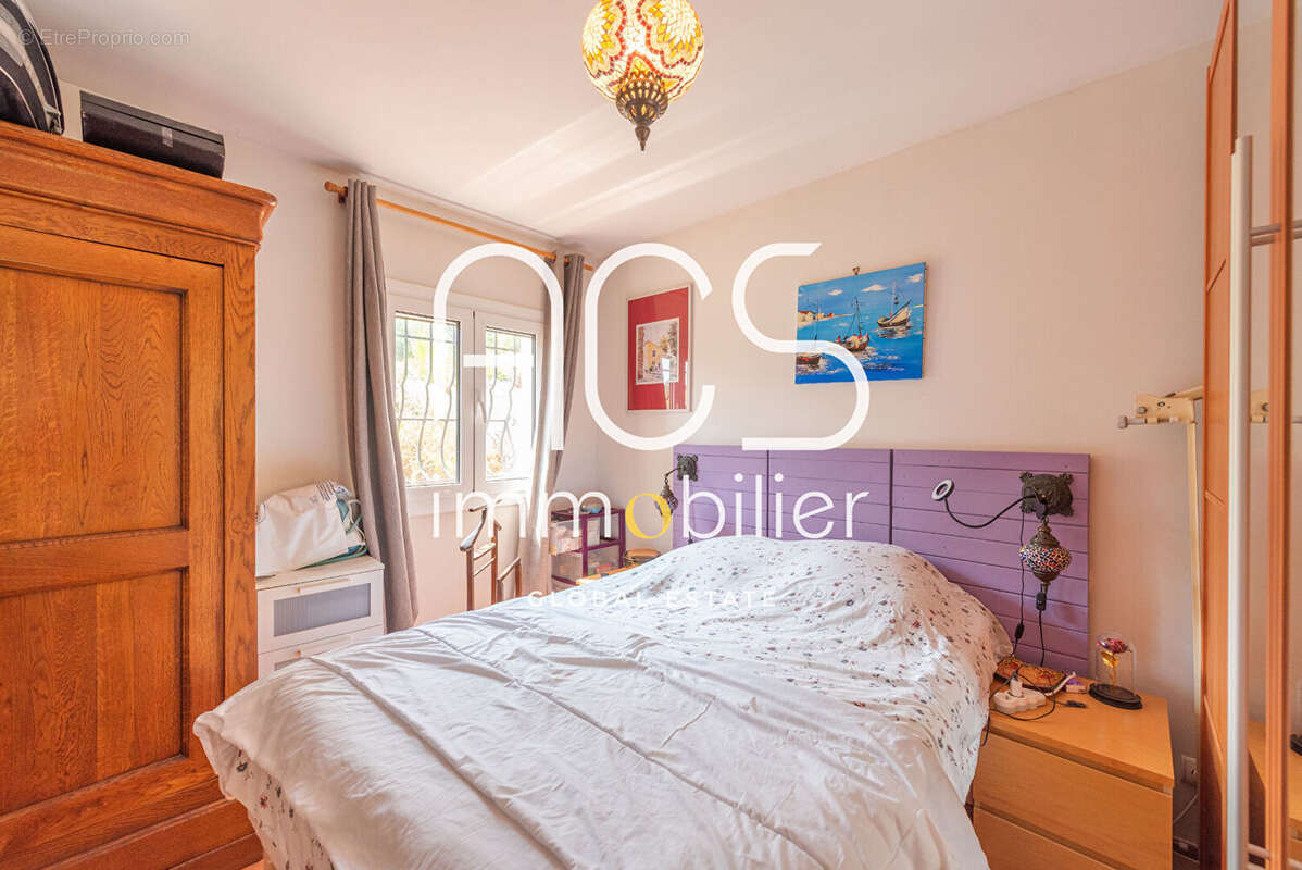 Maison à LES ISSAMBRES