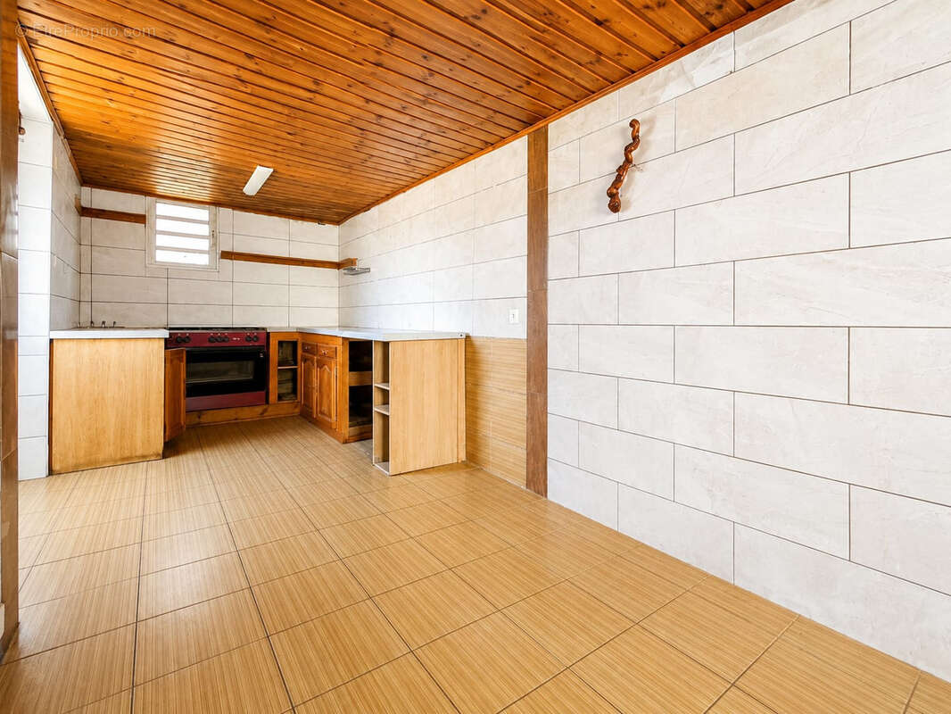 Villa f7 sur 1000 m2 saint-leu - photo 9