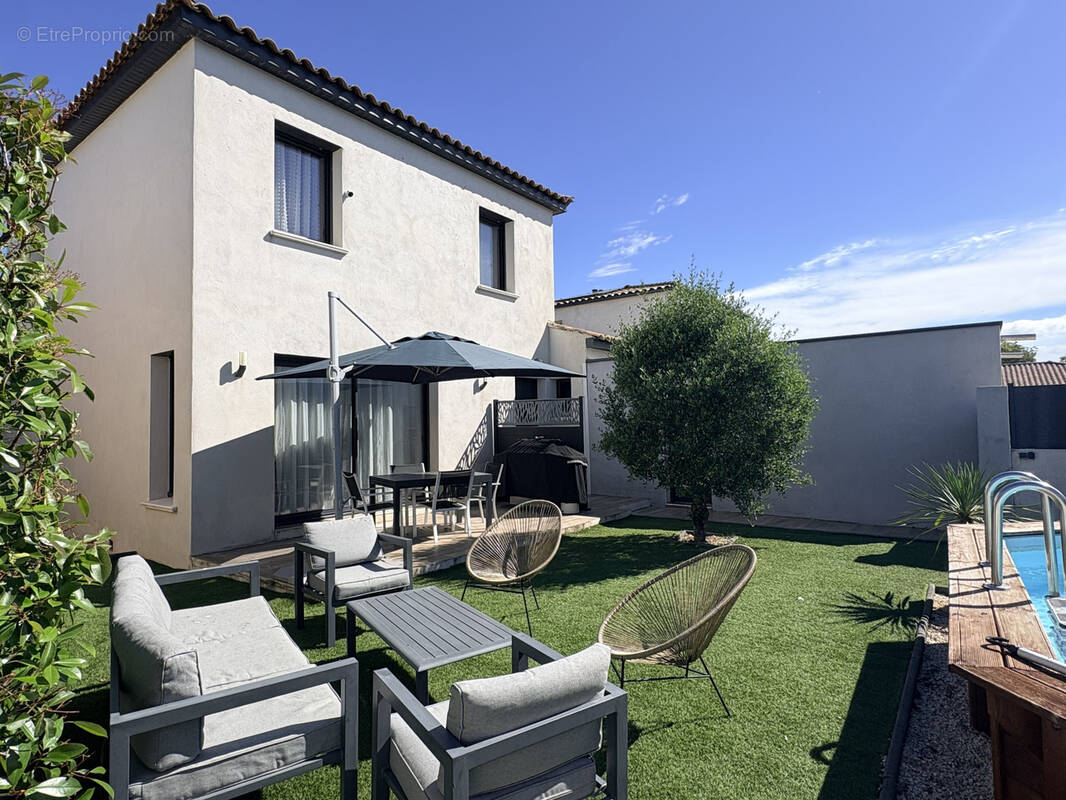 Maison à LA CALMETTE