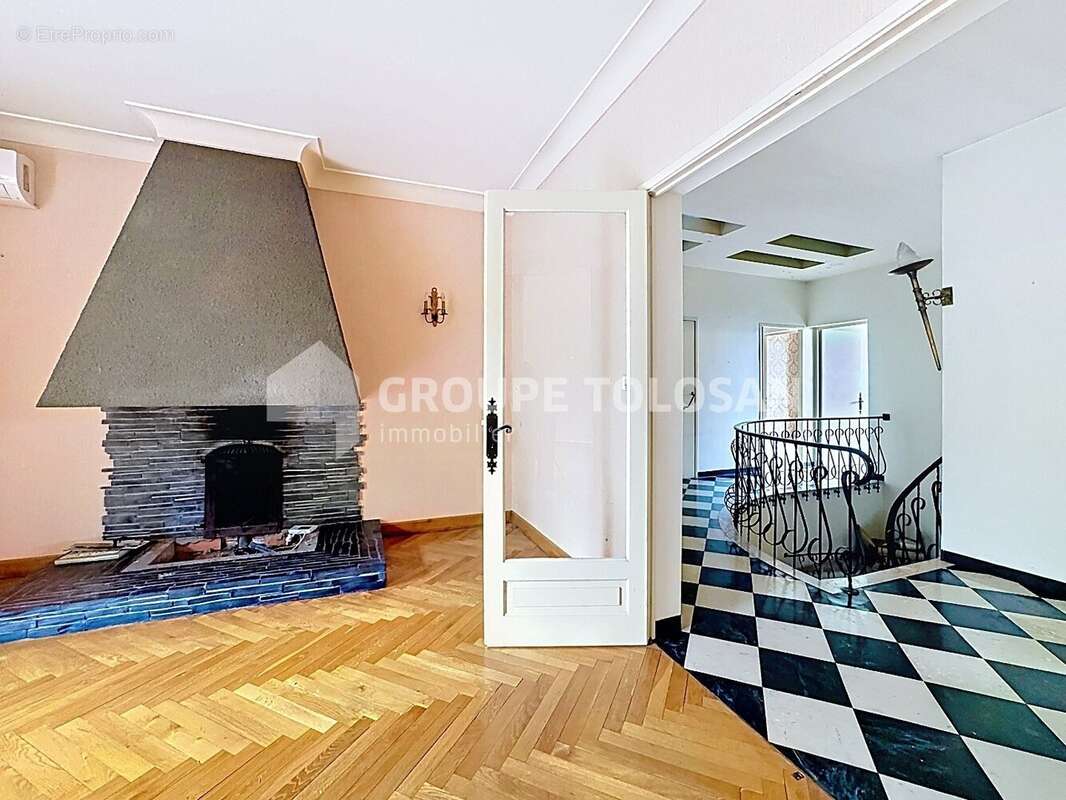 Maison 236 m² à Graulhet  - photo 7