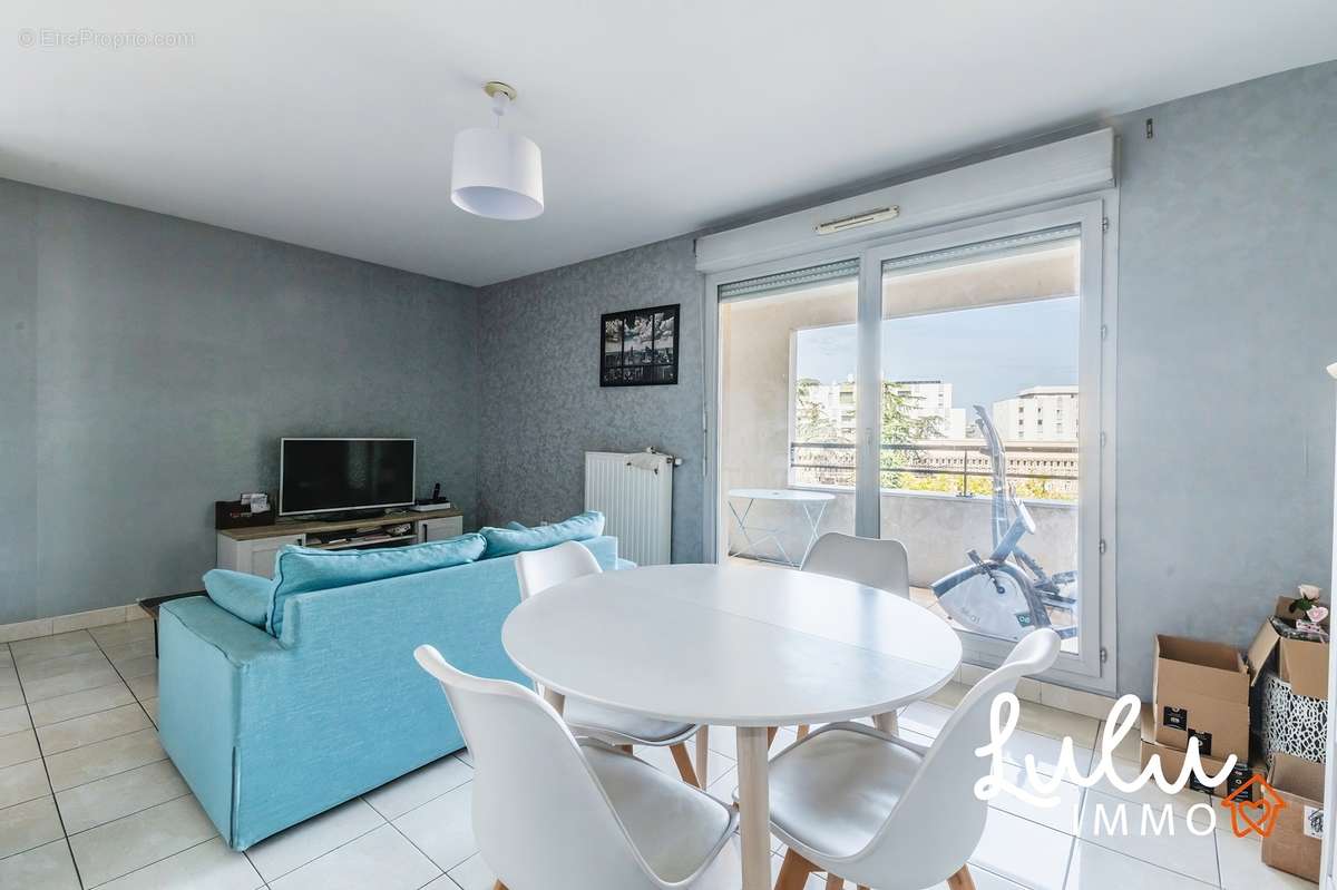 T3 61m2 avec balcon et garage - LYON 8 - photo 2