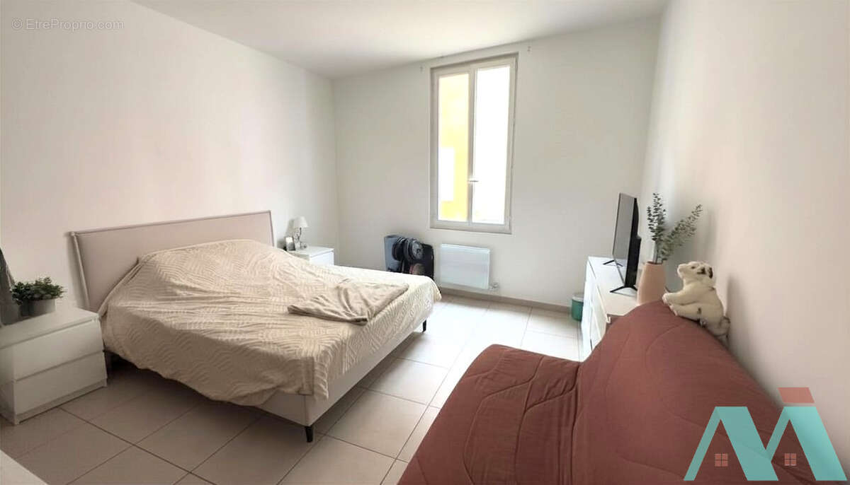 Appartement à SIGNES