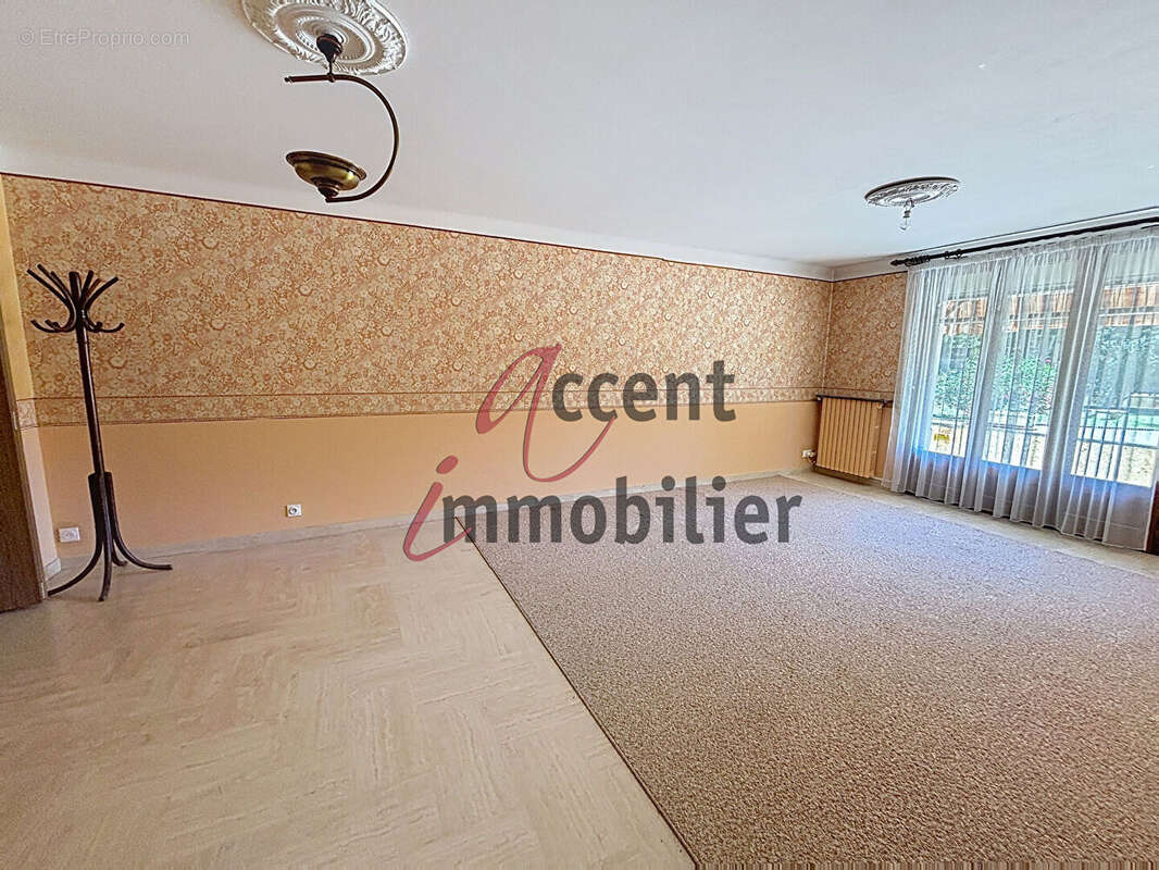 Grande maison familiale de 280 m² avec piscine sur 3 000 m² de terrain - photo 10