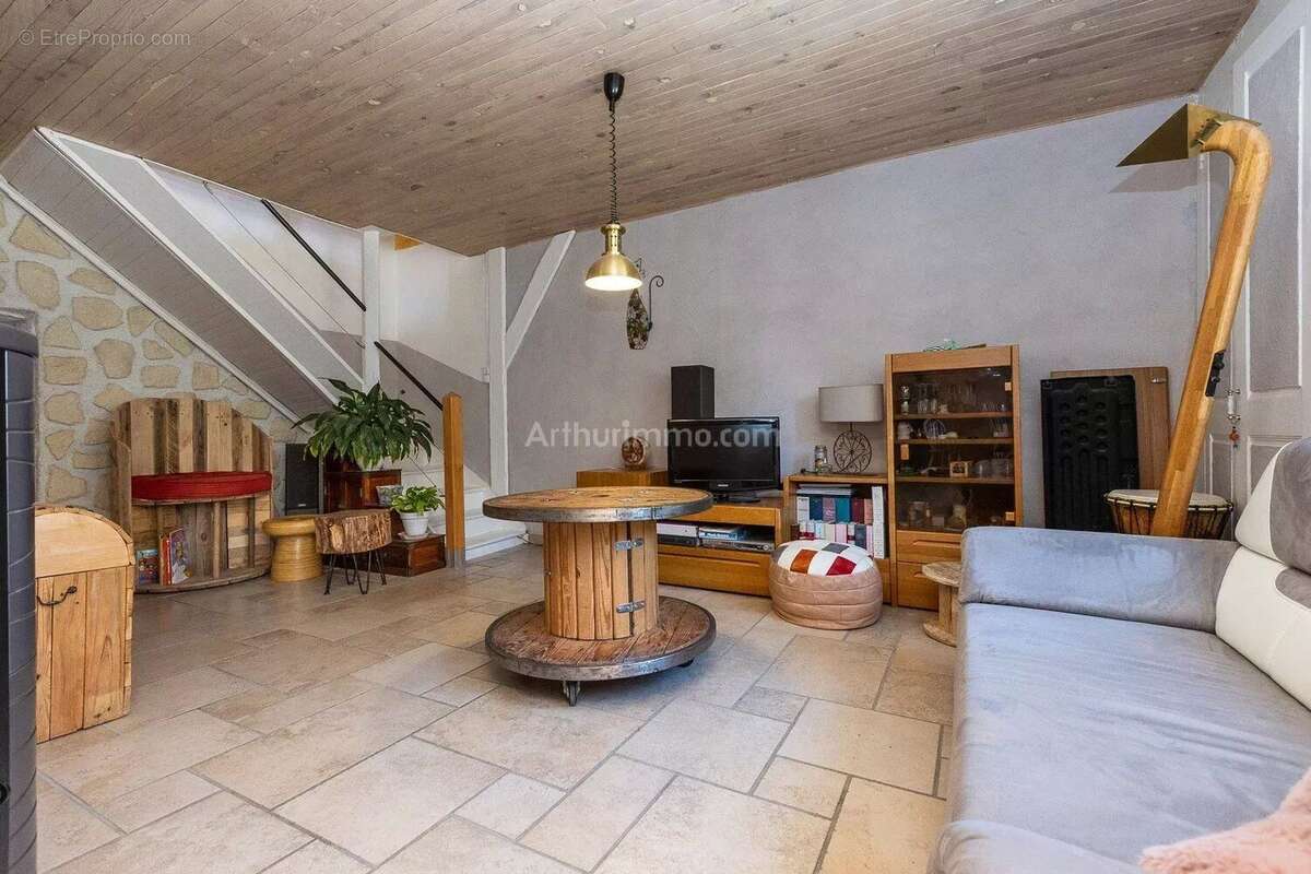 Maison à DOLOMIEU