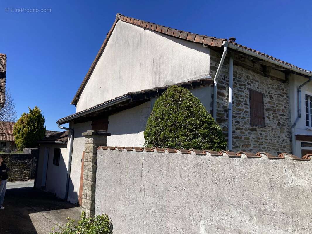 Appartement à MIALET