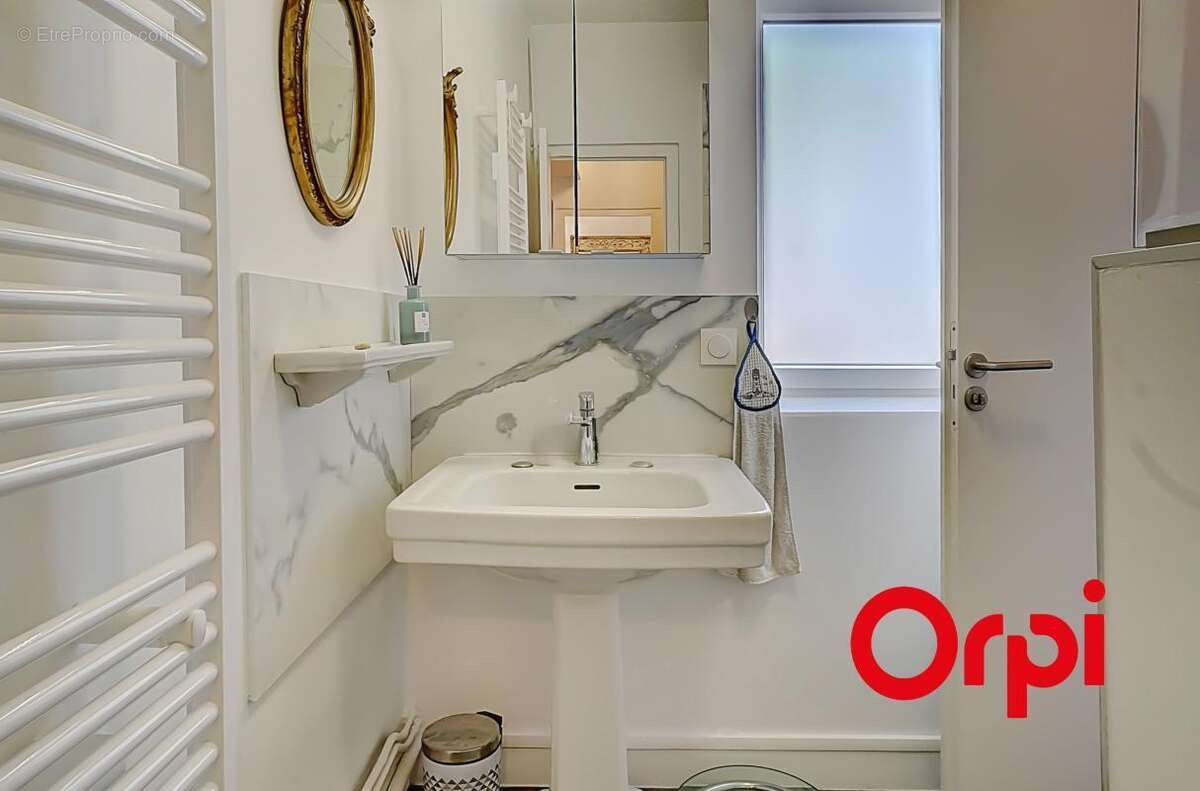 Appartement à NEUVILLE-SUR-SAONE