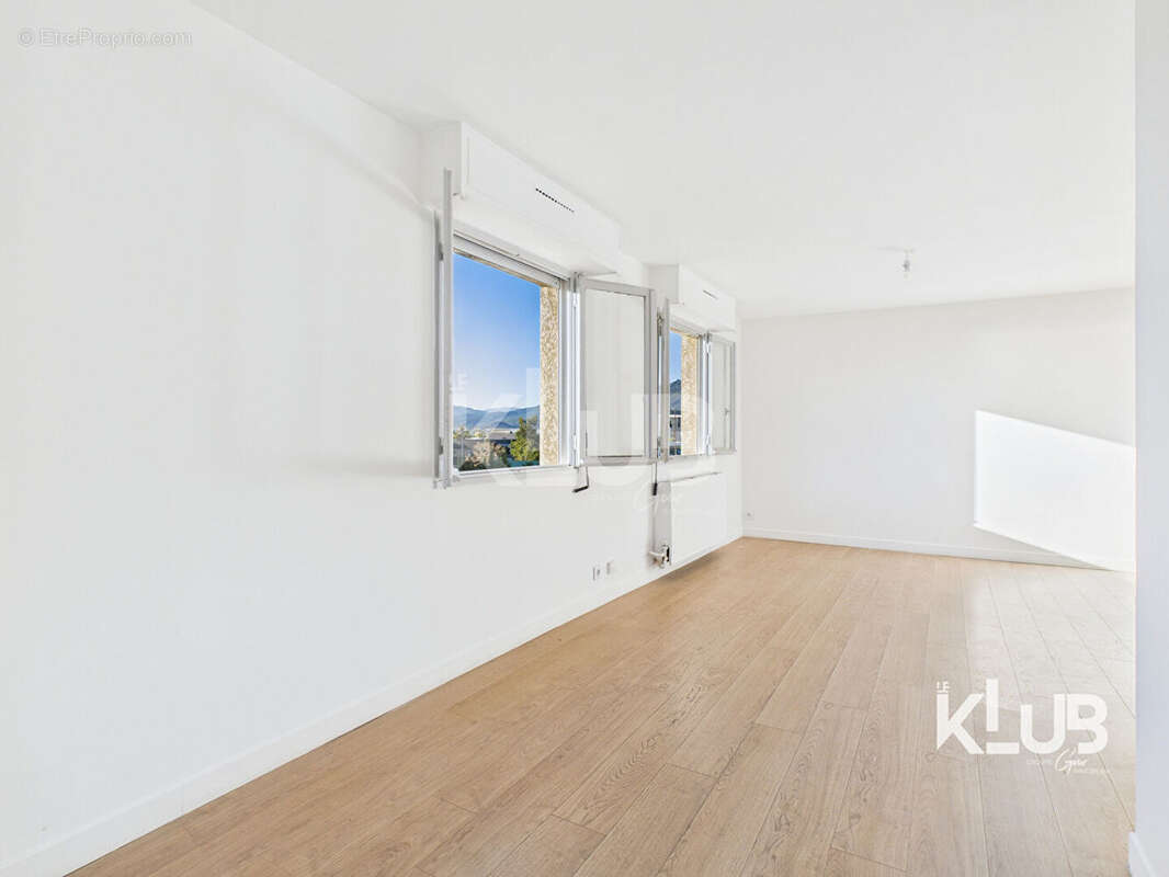 Appartement T4 - Dernier étage -  Bastia -  Vue mer partielle - photo 5