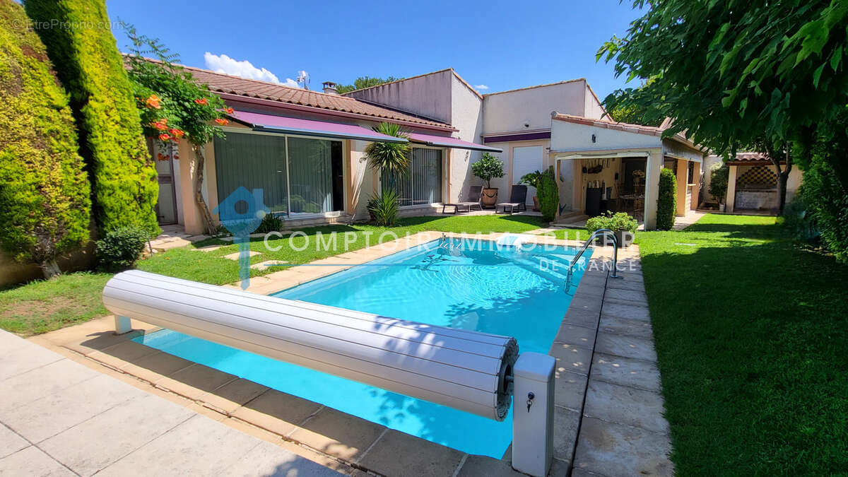 DPT GARD (30), à vendre, secteur PARIGNARGUES, maison de 181m2 habitables, de plain-pied, type 5, piscine, jar - photo 12