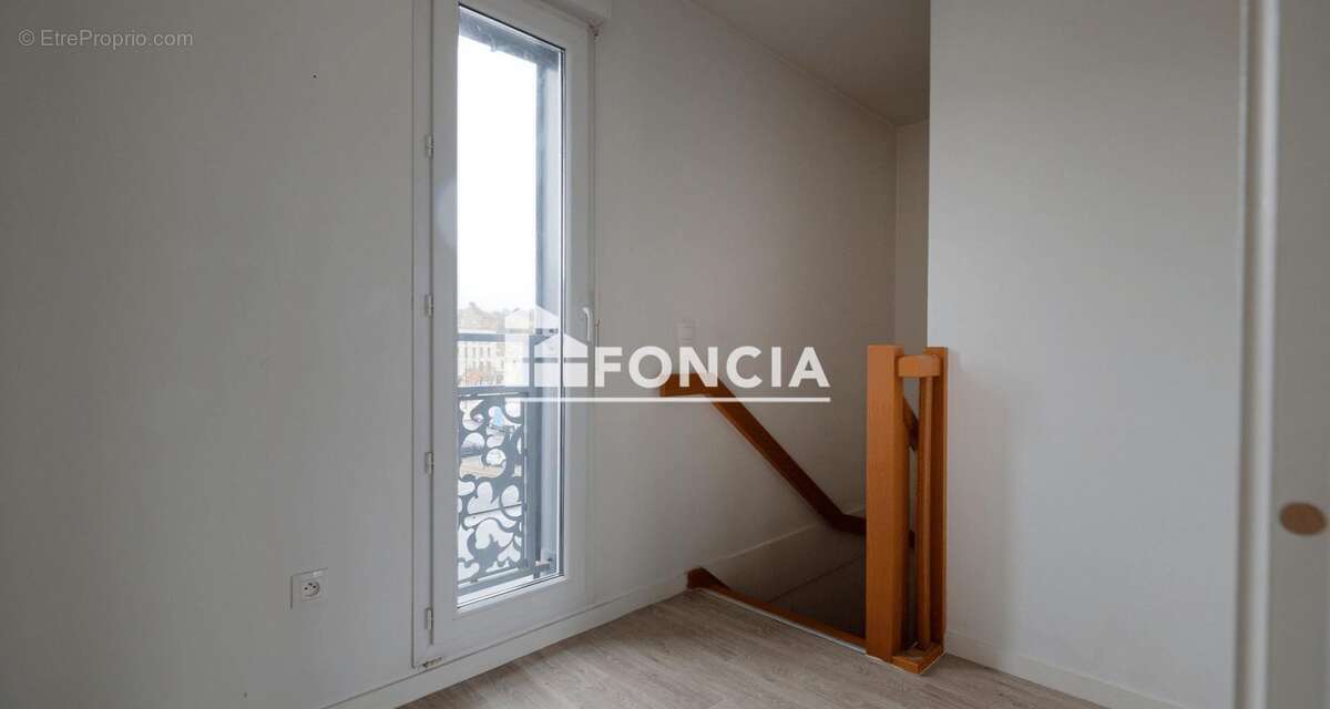 Appartement à CORBEIL-ESSONNES