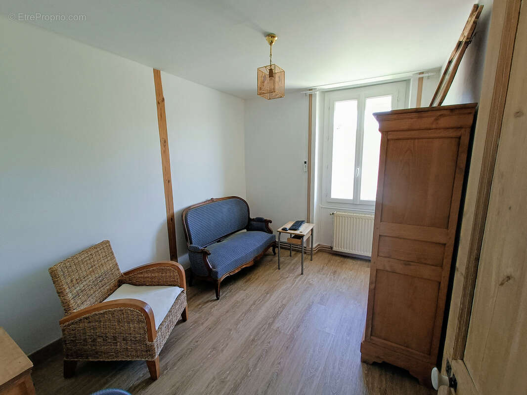 Maison à SAINT-ASTIER