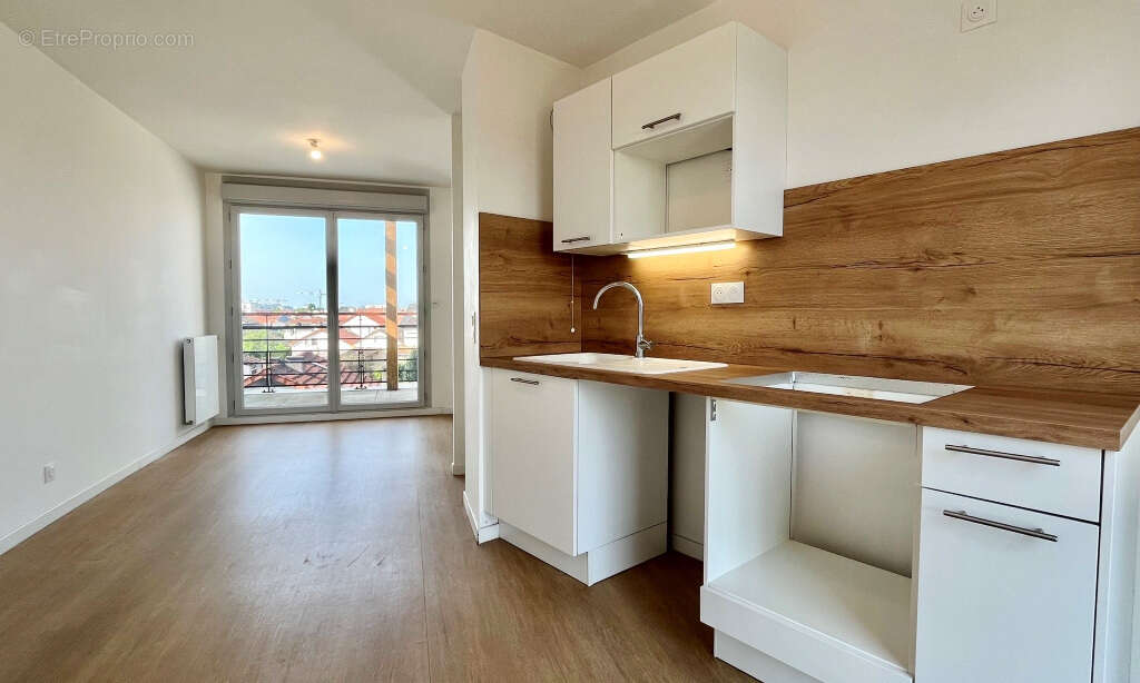 Appartement 61 m² à Drancy  - photo 2
