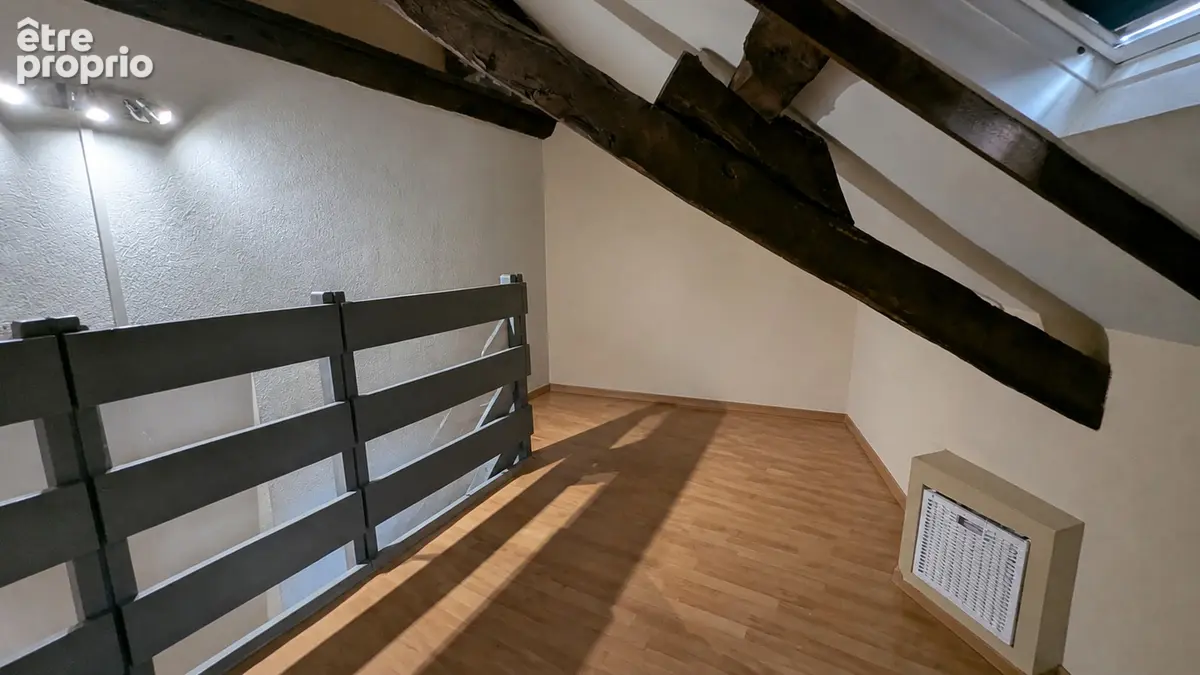 Appartement T1 en duplex  de 27.82 m²  vendu loué  - DOL DE BRETAGNE CENTRE - photo 5