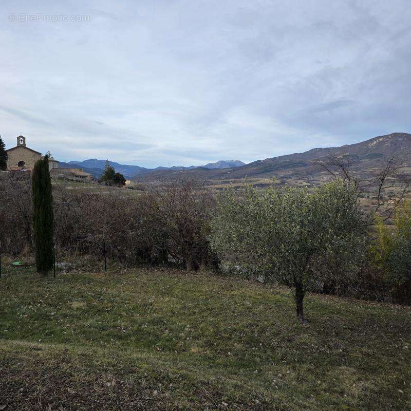 Terrain à BESIGNAN