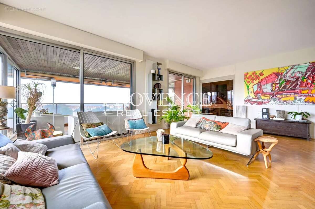 Appartement à MARSEILLE-8E