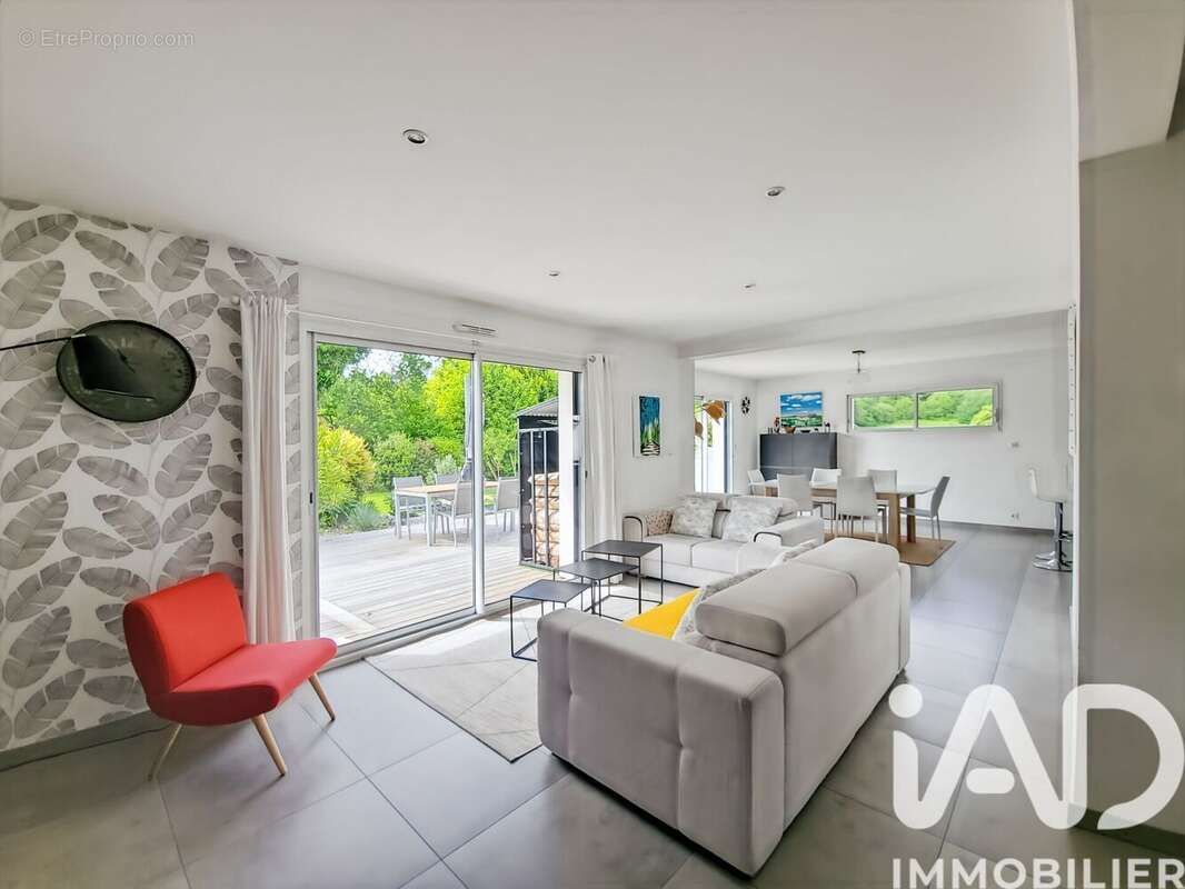 Maison 159 m² à La Chapelle-Neuve  - photo 4
