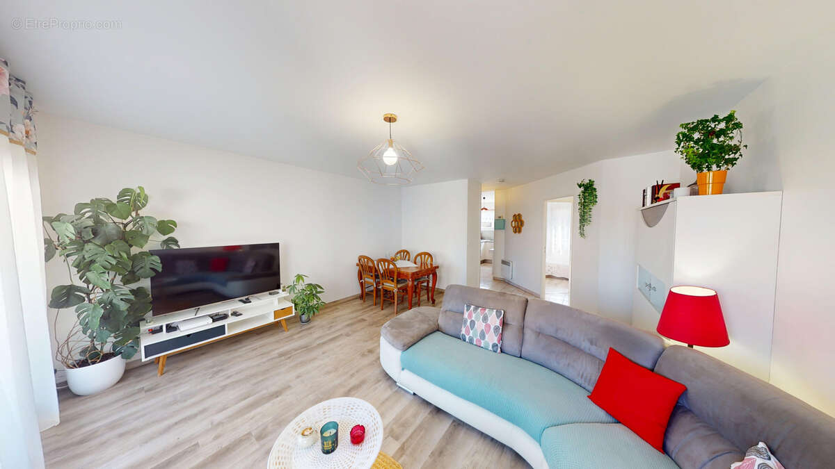 Appartement à PONTAULT-COMBAULT