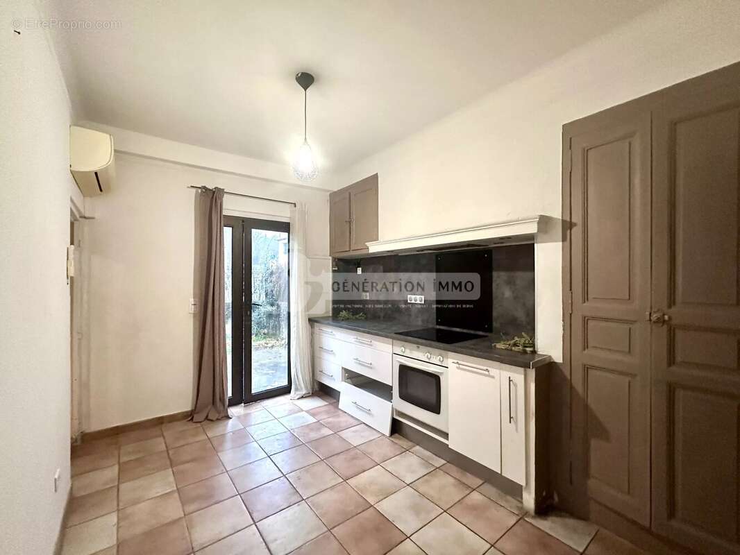 Appartement à FONTVIEILLE