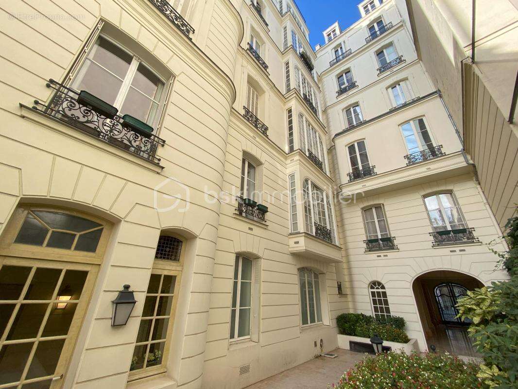 Appartement 2 pièces 55m² rénové sur cour - photo 8