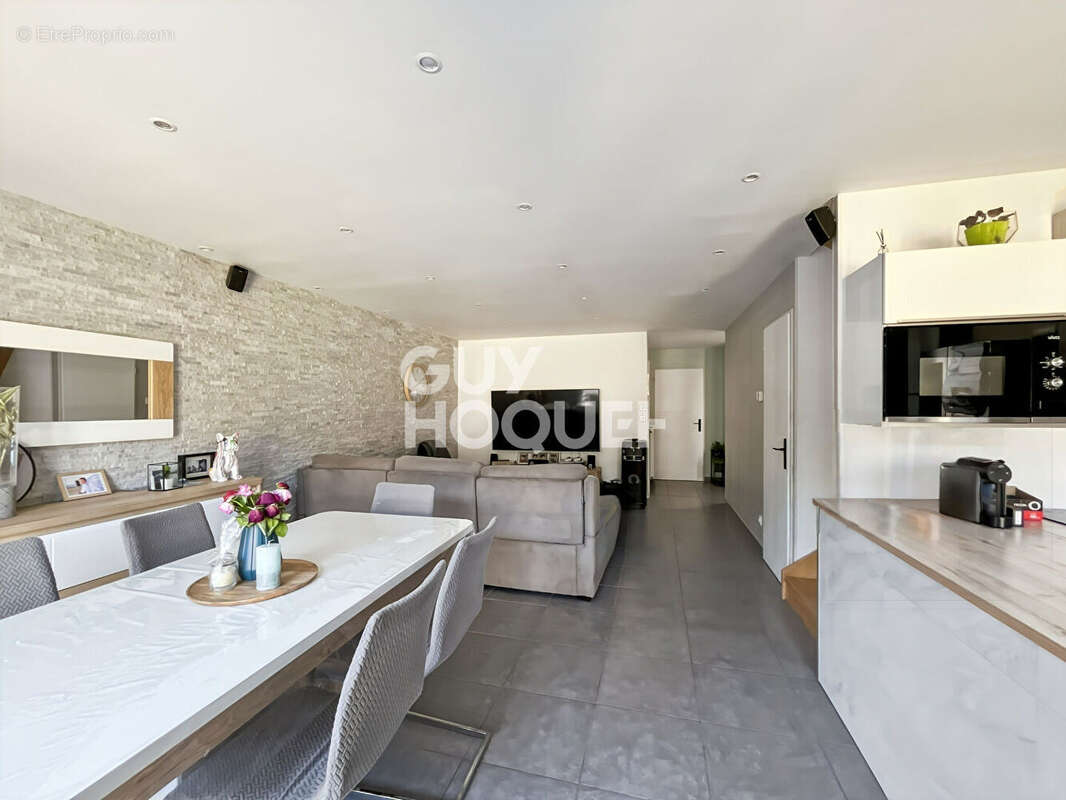 Maison à FONTENAY-TRESIGNY