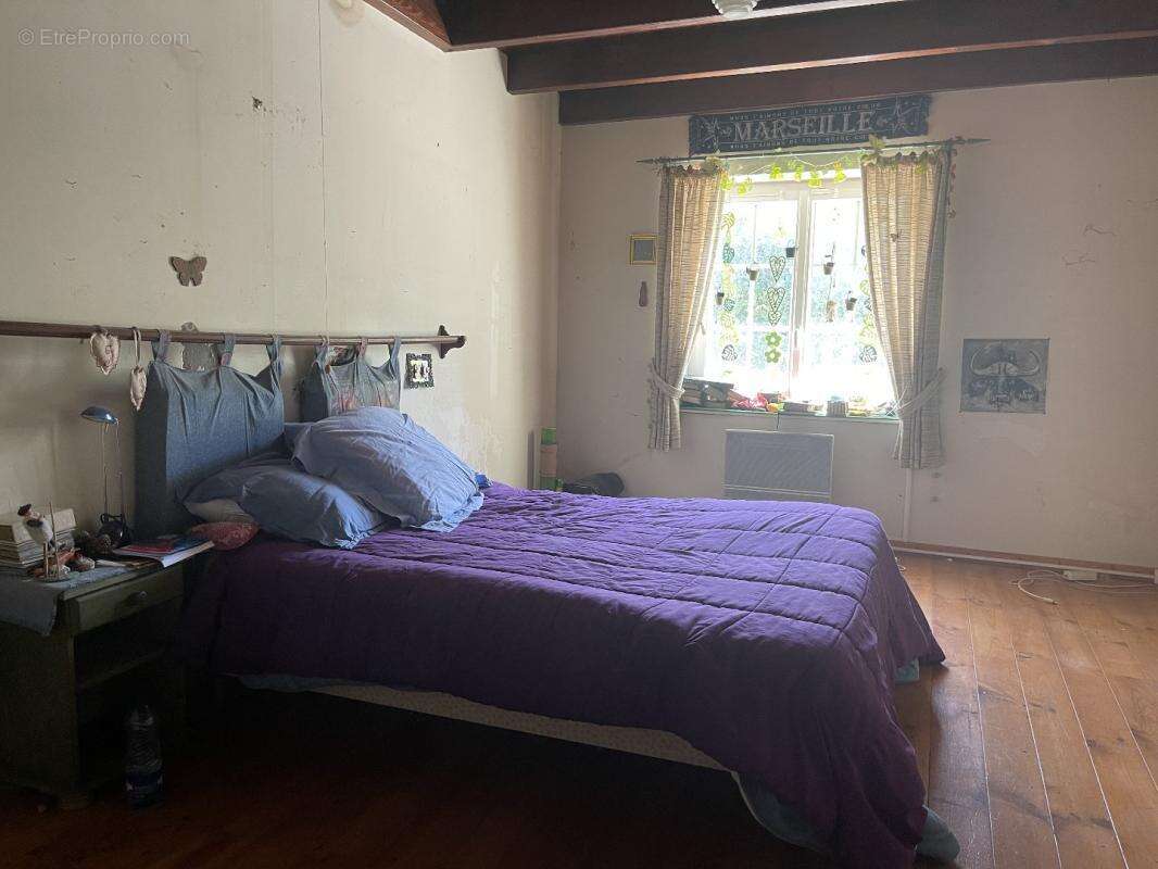 Maison à CLUSSAIS-LA-POMMERAIE