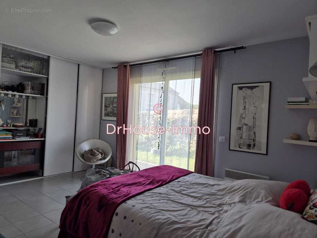 Maison 137 m² à Joue-Les-Tours  - photo 22