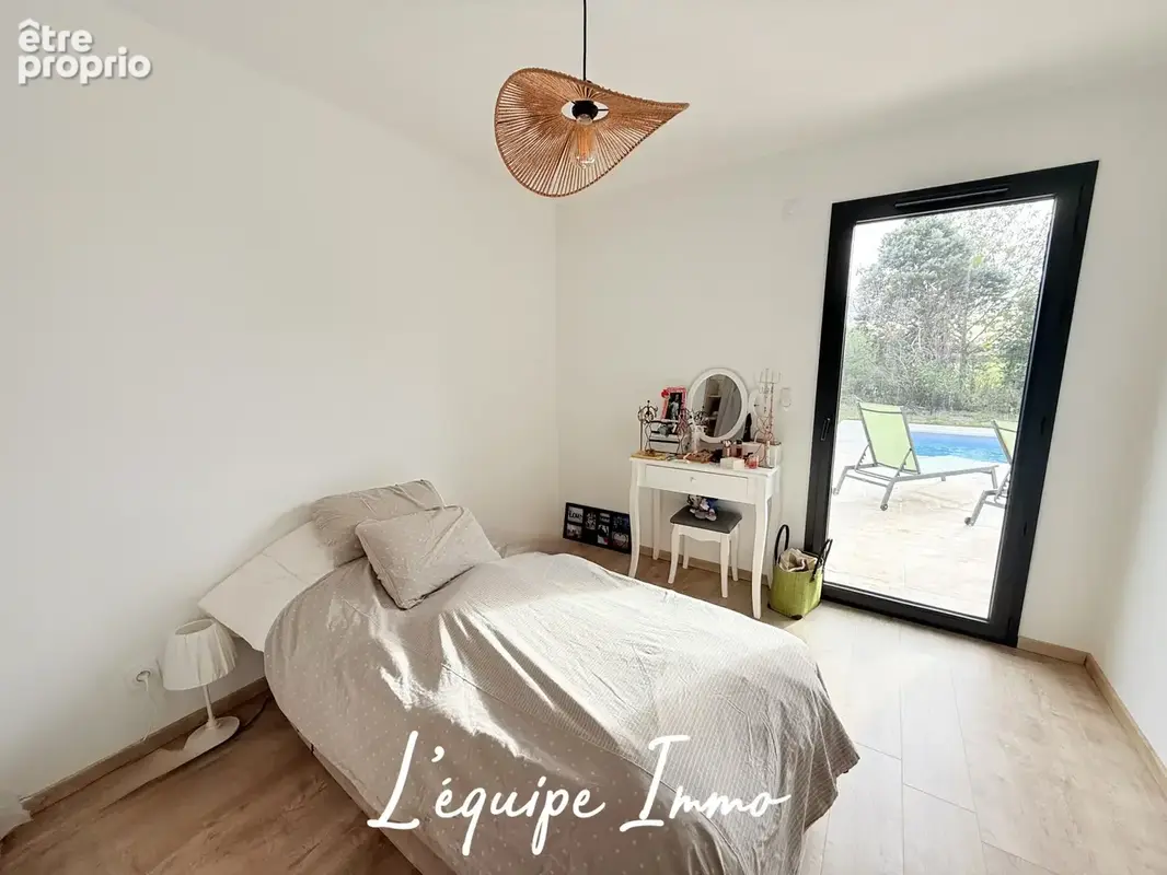 Superbe maison contemporaine T5 - 100 m2 - Parcelle de 684 m2 - Garage et piscine - - photo 7
